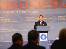sekolah-bisnis-ipb-lepas-594-alumni-magister-dan-doktor-news
