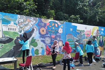 sepuluh-mahasiswi-ipb-unjuk-gigi-dalam-live-painting-agrisymphony-2017-news