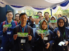 sosialisasikan-green-campus-kader-lingkungan-ipb-university-bagikan-stainless-straw-gratis-kepada-mahasiswa-baru-news