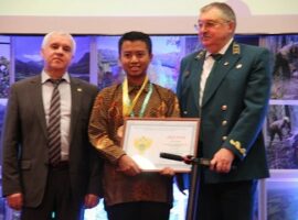 sudah-terbang-ke-16-negara-mahasiswa-ipb-ini-juarai-international-junior-forest-contest-di-rusia-news