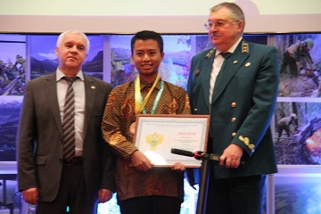 sudah-terbang-ke-16-negara-mahasiswa-ipb-ini-juarai-international-junior-forest-contest-di-rusia-news