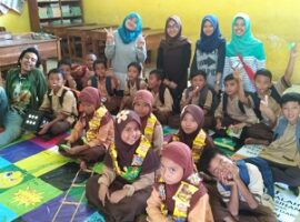 tanamkan-budaya-sadar-sampah-mahasiswa-ipb-ciptakan-tong-sampah-lucu-news