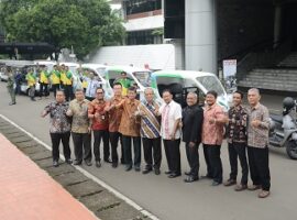 viar-motor-serahkan-30-unit-kendaraan-motor-roda-tiga-kepada-ipb-news