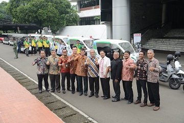 viar-motor-serahkan-30-unit-kendaraan-motor-roda-tiga-kepada-ipb-news