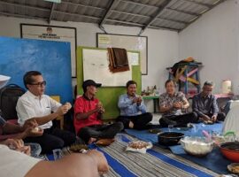 warga-desa-bubulak-belajar-membuat-onigiri-dari-mahasiswa-jepang-news