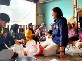 Himagreto IPB University Ubah Sampah Plastik Jadi Bantal Cushion