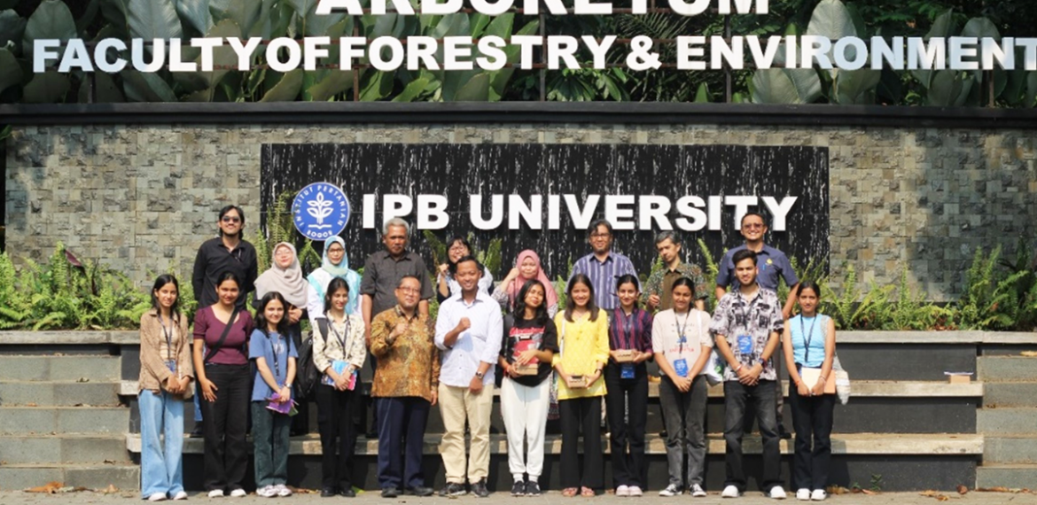 Mahasiswa India Belajar Kehutanan di Arboretum Fahutan IPB University