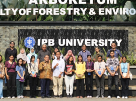 Mahasiswa India Belajar Kehutanan di Arboretum Fahutan IPB University