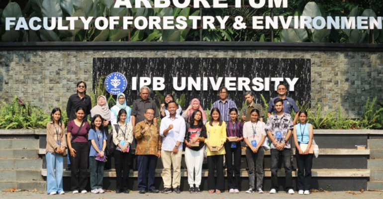 Mahasiswa India Belajar Kehutanan di Arboretum Fahutan IPB University