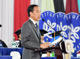 Sampaikan Orasi di IPB University, Presiden Jokowi Minta Mentan Bagikan Inovasi Beras dan Cabai IPB University ke Masyarakat