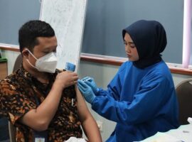 rumah-sakit-hewan-pendidikan-ipb-university-selenggarakan-vaksinasi-rabies-untuk-staf-dokter-hewan-dan-paramedis-news