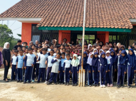 Giat Bina Desa, Himasiter IPB University Sulap Perpustakaan jadi Pojok Literasi Kreatif di SDN Sinarsari Bogor
