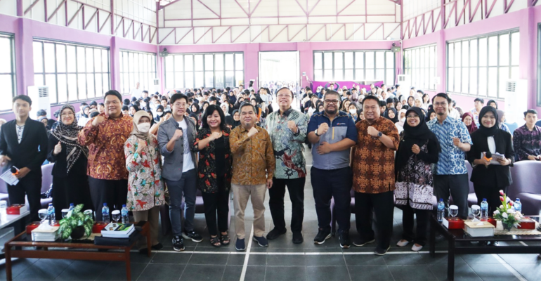 SKHB IPB University Ulas Peluang Karier Dokter Hewan di Industri Obat Hewan