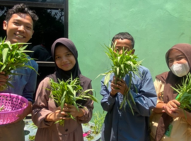 Tim FarmWise IPB University Gagas Program Urban Farming di Panti Asuhan Kunci Bahagia