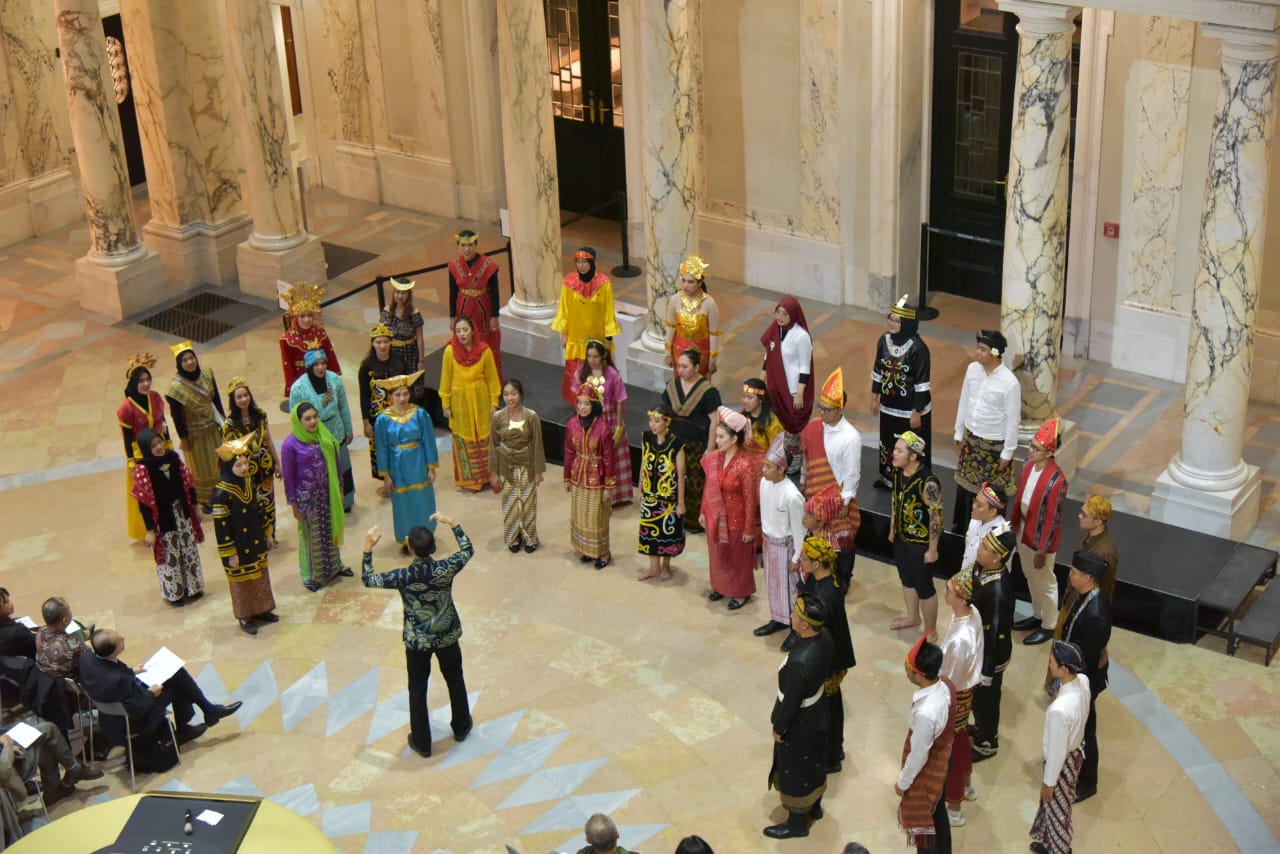 Membanggakan! Lewat Konser Budaya, PSM IPB Agria Swara Kenalkan Budaya Indonesia di Vienna, Austria