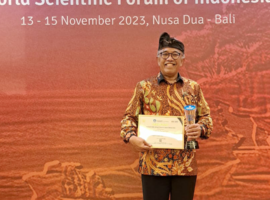 Prof Bambang Purwantara Raih Peringkat 2 Academic Leaders Bidang Sains