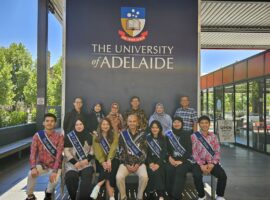 Sebanyak Tujuh Mahasiswa Split Site Master Program in Economics IPB University-Adelaide University Lulus