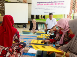 Dosen Sekolah Vokasi IPB University Edukasi Warga Desa Buduan, Situbondo tentang Urban Farming dan Digital Marketing
