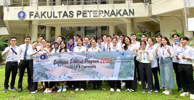 Fakultas Peternakan IPB University Sukses Selenggarakan Program Pertukaran Pelajar dengan Mahasiswa Vietnam