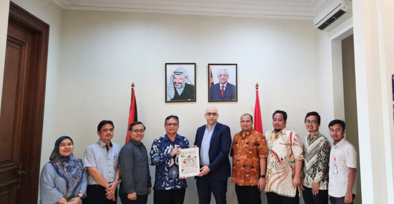 IPB University Salurkan Bantuan Untuk Palestina Senilai Rp 80 Juta