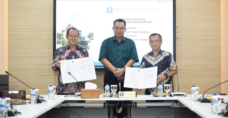 IPB University Tandatangani MoU dengan PT Royal Lestari Utama dan Islamic Insurance Society