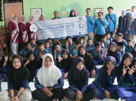 Mahasiswa SPs IPB University Edukasi Siswa Mengenai Pentingnya Pengelolaan Sampah di Pesisir Laut