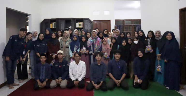 Berkah Ramadan: Himakua FPIK IPB University Berbagi Keceriaan bersama Panti Asuhan Al-Munawwar