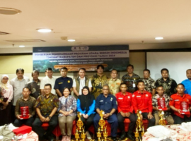 Fahutan IPB University Beri Award Program Udara Bersih dan Pengendalian Karhutla
