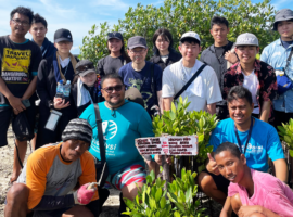 Mahasiswa IPB University Bersama Mahasiswa NIT Wakayama Belajar Rehabilitasi Mangrove di Kepulauan Seribu
