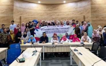 Sekolah Vokasi IPB University Gelar Aksi Pendampingan dan Edukasi Legalitas Izin Edar bagi UMKM Lingkar Kampus