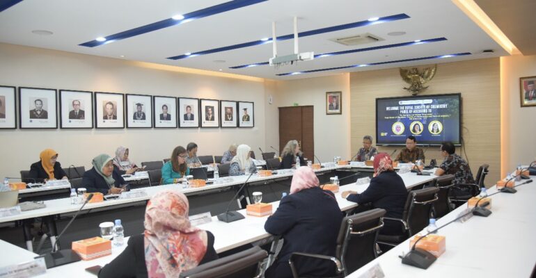 IPB University Terima Visitasi Akreditasi Internasional Program Studi Sarjana dan Magister Kimia oleh RSC