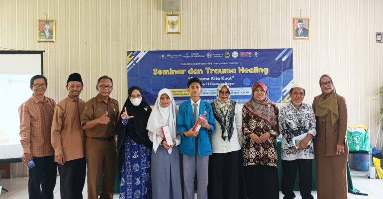 Fakultas Kedokteran IPB University Bantu Trauma Healing Siswa SMA Negeri 1 Ciampea