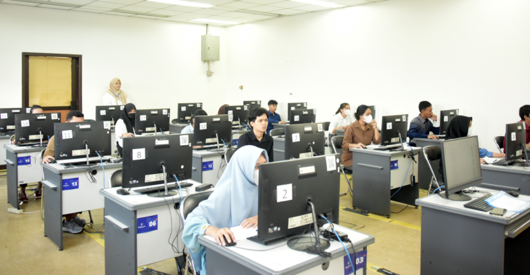 Ini Suasana Hari Pertama Ujian di Pusat UTBK-SNBT IPB University