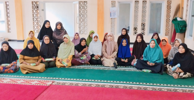 Kampung Ramah Keluarga: Guru Besar IPB University Buat Program Peduli Lansia Sehat, Tangguh, Bahagia