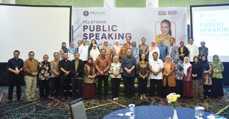 Pejabat IPB University Belajar Public Speaking dari Shahnaz Haque