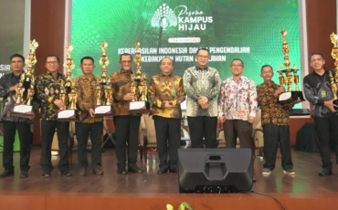 Fahutan IPB University Beri Penghargaan Clean Air Champion Award