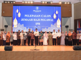 IPB University Lepas 33 Calon Jamaah Haji, Rektor: Ibadah Haji Butuh Persiapan Mental dan Spiritual