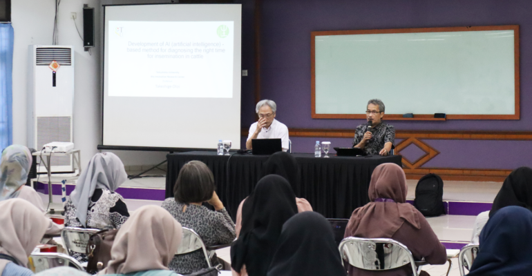 SKHB IPB University Hadirkan Profesor Bahas Pengembangan Aplikasi Berbasis Artificial Intelligence untuk Penentuan Waktu Inseminasi yang Tepat pada Sapi