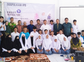 Dosen Pulang Kampung IPB University Latih Smart Vertikultur untuk Siswa di Boyolali