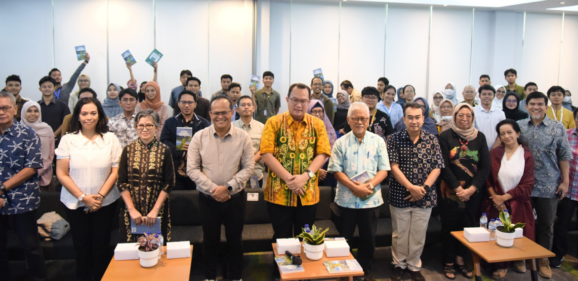 IPB University Gelar Peluncuran dan Bedah Buku “Antara Grasberg dan Arafura”