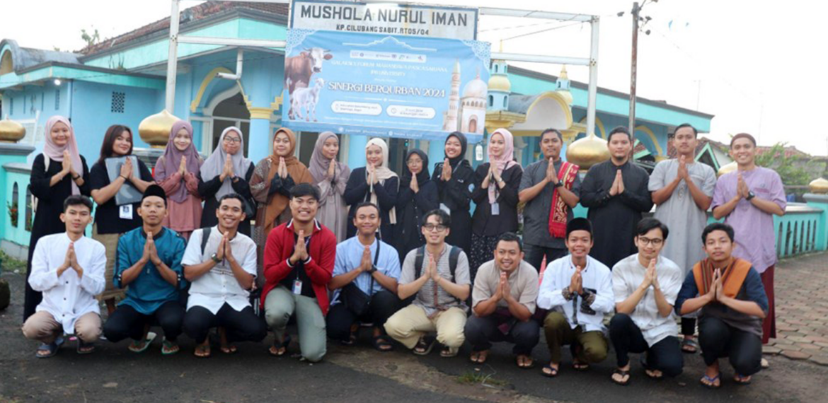 Program Sinergi Berqurban 2024, Mahasiswa IPB Distribusikan 235 Paket Daging Kurban untuk Desa Lingkar Kampus