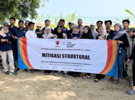 Forum Destana dan Tim KKNT Inovasi IPB Tanam 1.000 Pohon Kelapa dan Akasia di Pesisir Pantai Palangpang