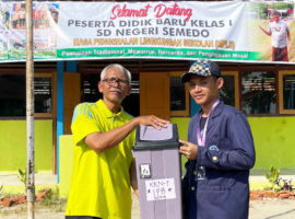 Gelar Program ‘Sak Wong Sak Wit’, Mahasiswa IPB University dan Perhutani Tanam 101 Pohon di SDN Semedo