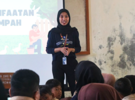 Mahasiswa KKNT Inovasi Ajak Siswa SDN Cihideung Udik 04 Karya Wisata ke ATP IPB University
