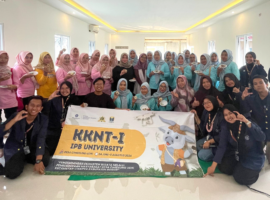 Mahasiswa KKNT Inovasi IPB University Ajarkan Ibu-Ibu PKK olah Limbah Konveksi menjadi Karya Bernilai Jual