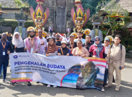 Sekolah Pascasarjana IPB University Kenalkan Corak Adat dan Budaya Indonesia pada Mahasiswa Internasional