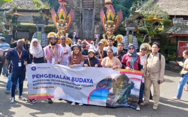 Sekolah Pascasarjana IPB University Kenalkan Corak Adat dan Budaya Indonesia pada Mahasiswa Internasional