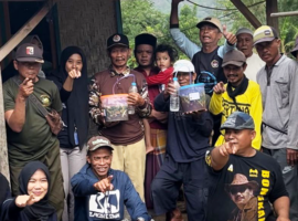 Tim KKNT Inovasi IPB University Transformasi Limbah Organik menjadi Pupuk Multifungsi di Desa Mekarsakti