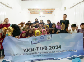 Bangun Karakter Anak Desa Kluwut, Mahasiswa KKNT Inovasi IPB University Adakan Program Kurma