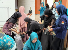 Gencar Suarakan Kelor, Mahasiswa KKNT Inovasi IPB University Bersama PKK Desa Ketileng Buat Inovasi Sang Kelor